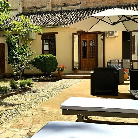 Casa junto a la Alhambra con vistas y jardín privado-3